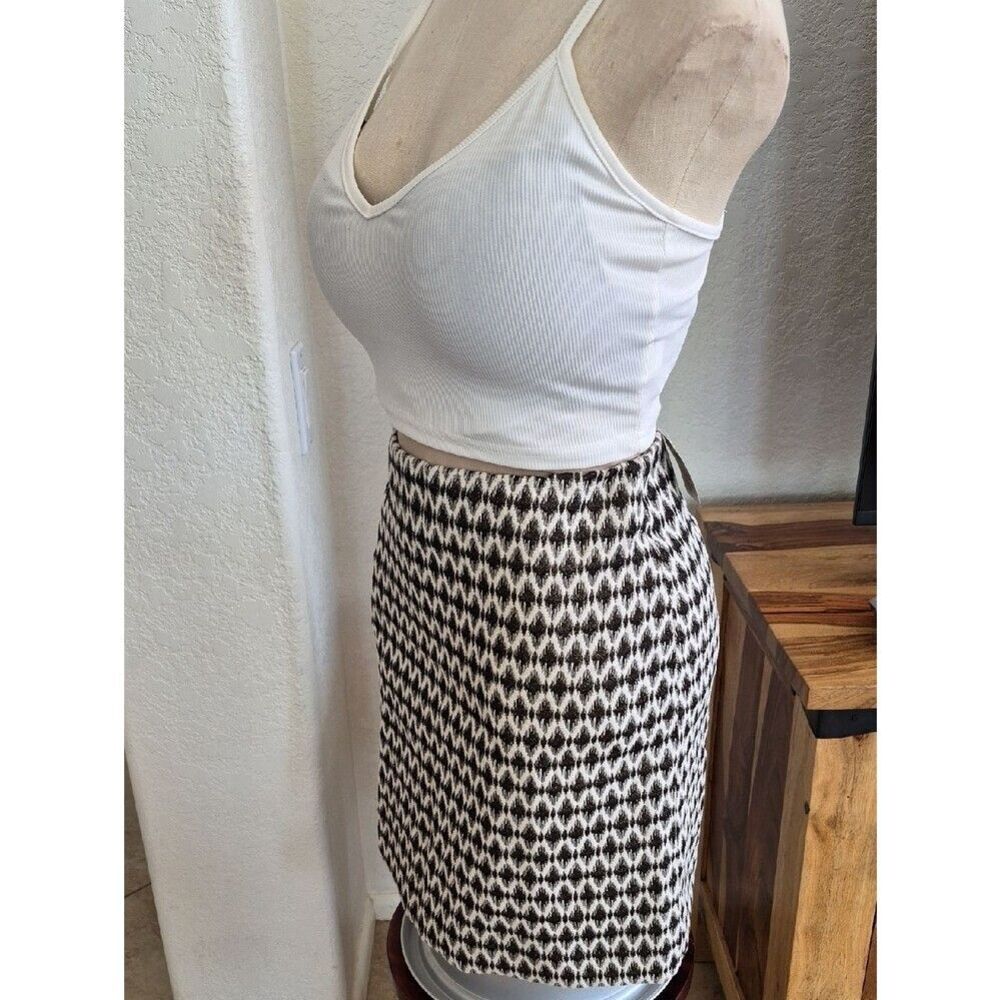 Loft Pencil Skirt, Abstract Design  w/Metallic Gold Threading & Back Zip Up SzXS